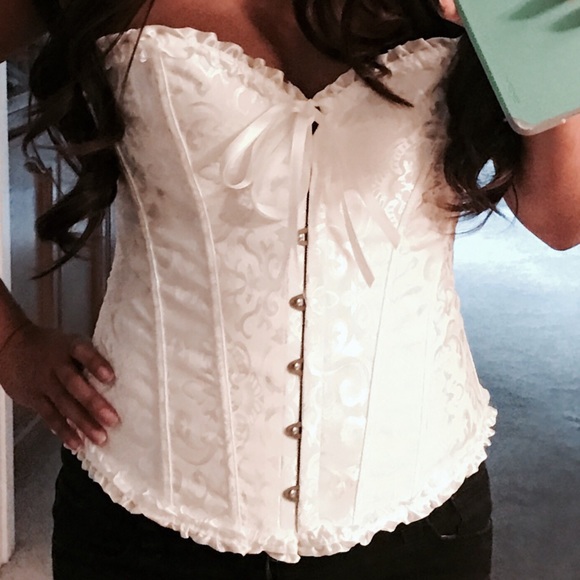 White Corset - Picture 5 of 5